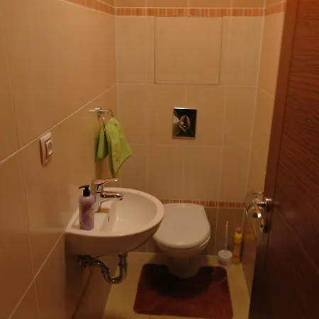 Fox Apartment *